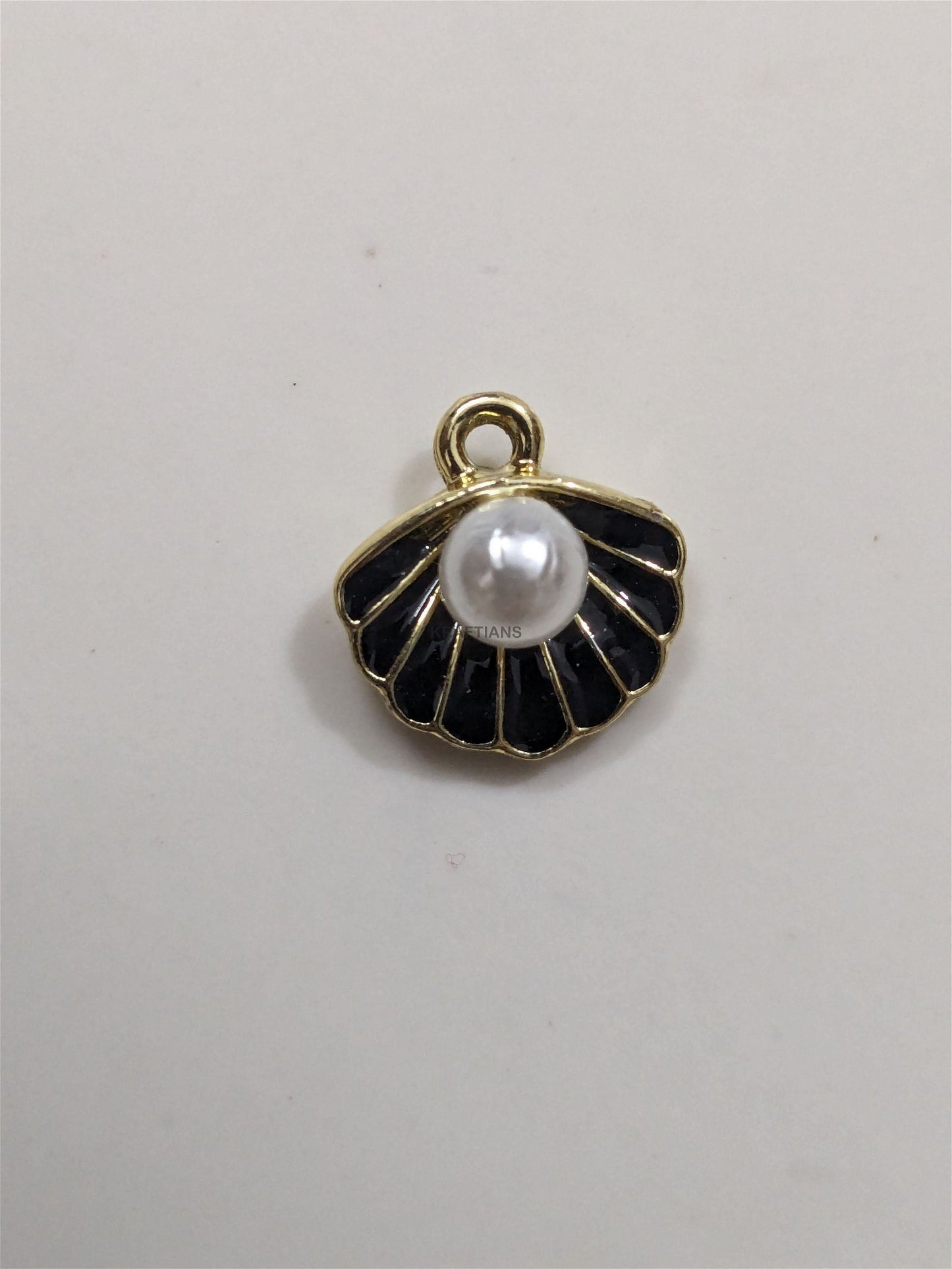 Shell Charms Black